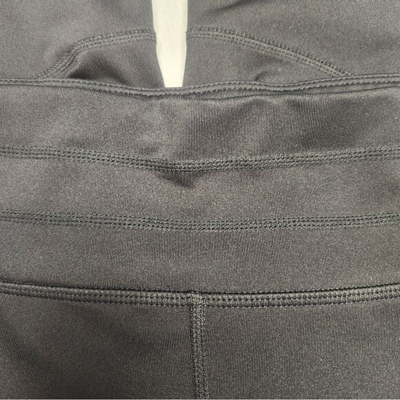 Athleta Black Mesh Sonar Compression Capri Running/Workout leggings M - Picture 10 of 11